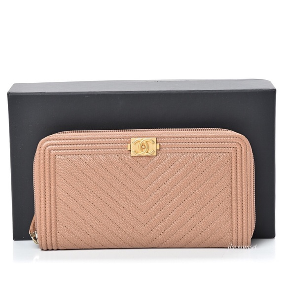 {CHANEL} Caviar Chevron Quilted ZIP Boy Wallet - Picture 6 of 7